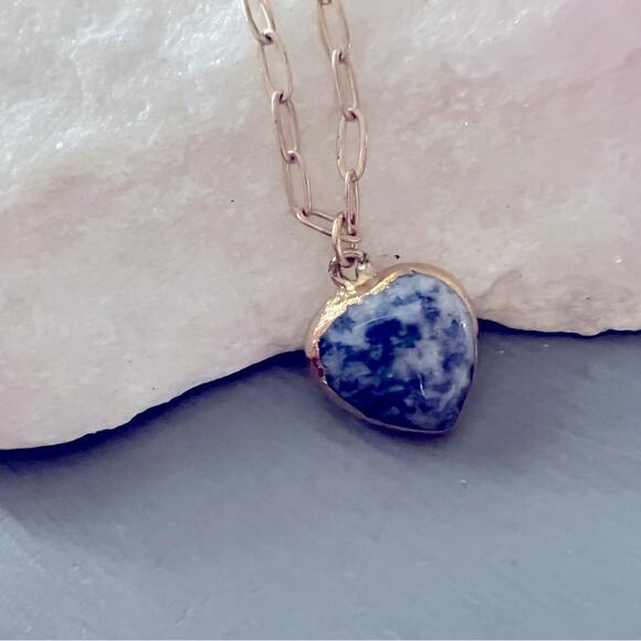 Canvas Gold Tone Chainlink Heart Pendant Necklace - Picture 1 of 6